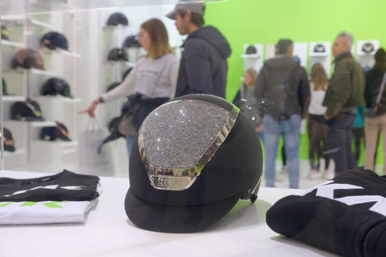 Fieracavalli sisakok foto 768x512