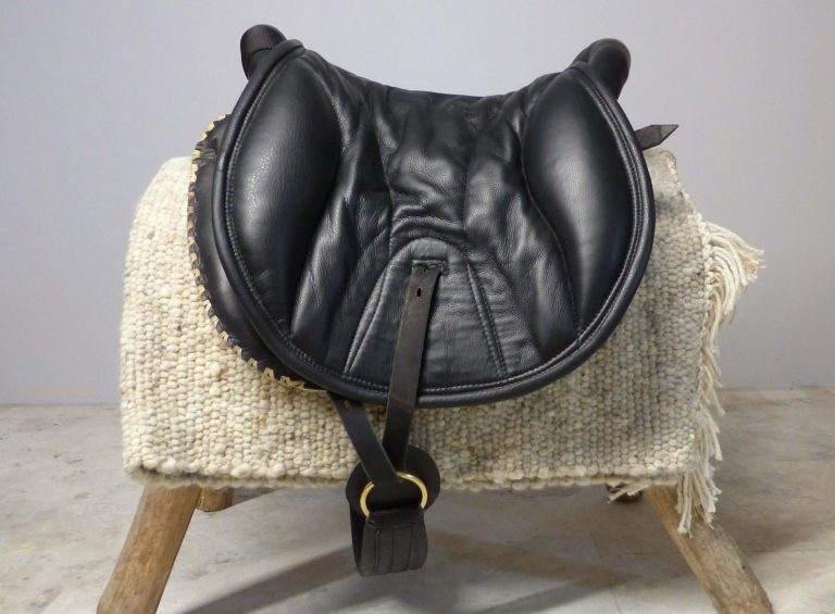 studio nyereg fekete zsombornal 12 768x565