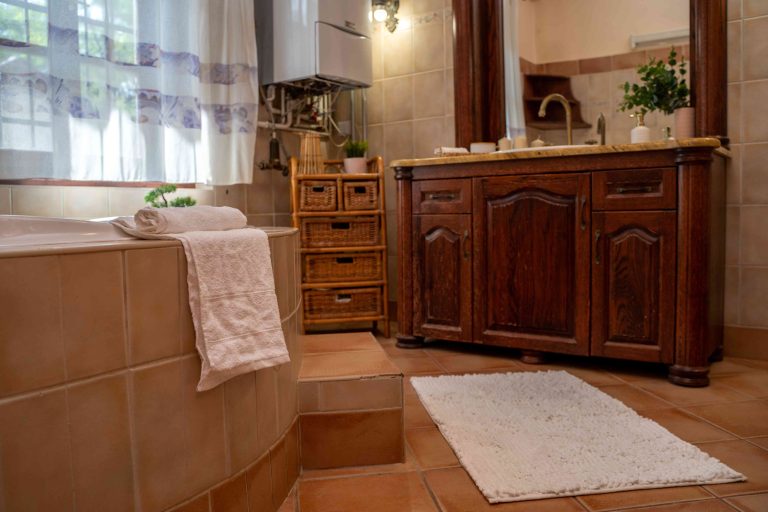 Furdoszoba private bathroom 2 768x512