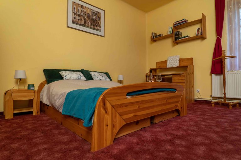 Haloszoba master bedroom 1 768x512