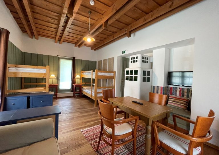 Lovas liget belsoS 768x545