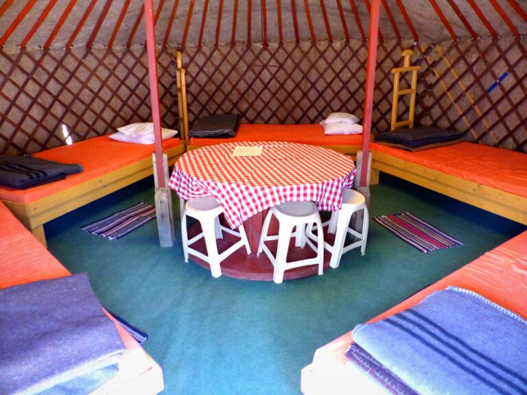 Yurt 768x576